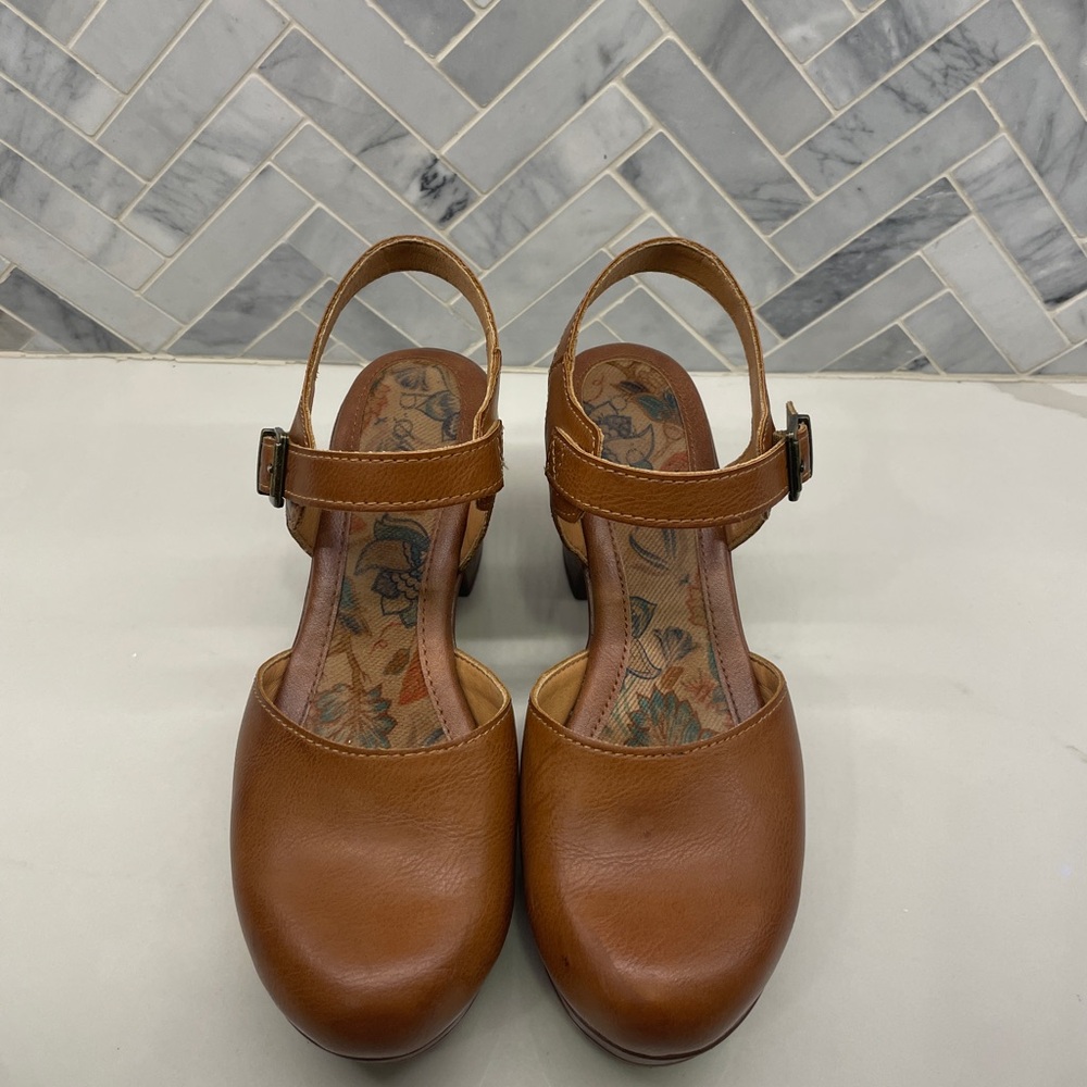 boc Brown Leather clogs